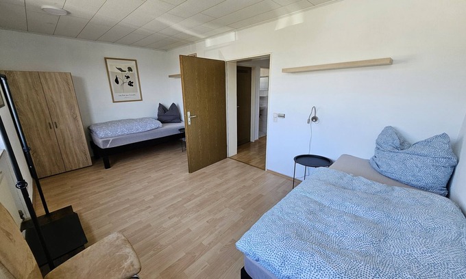 Fuldabruck Appartement | Appartement en attiq-Exécutif-Salle de bain privée séparée-Vue sur la campagn...