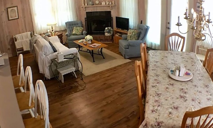 Pine Mountain Chalet De Ski | Cozy Pine Mountain Chalet Minutes Away from Callaway Gardens