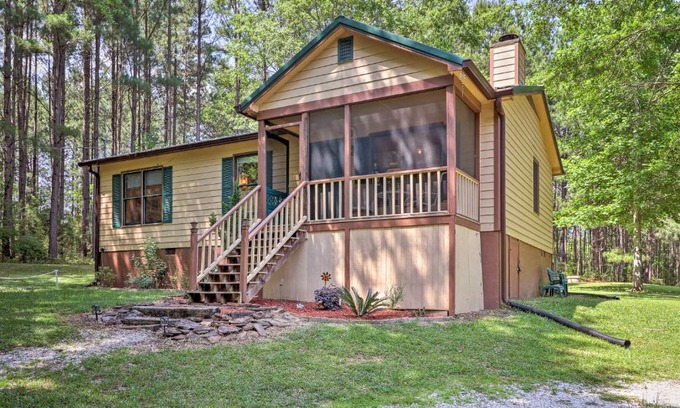 Pine Mountain Maison | Cozy Pine Mountain Cabin with Screened Porch and Yard!