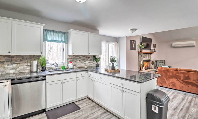 Mount Pocahontas Maison | Albrightsville Home: Close to Lakes & Skiing!