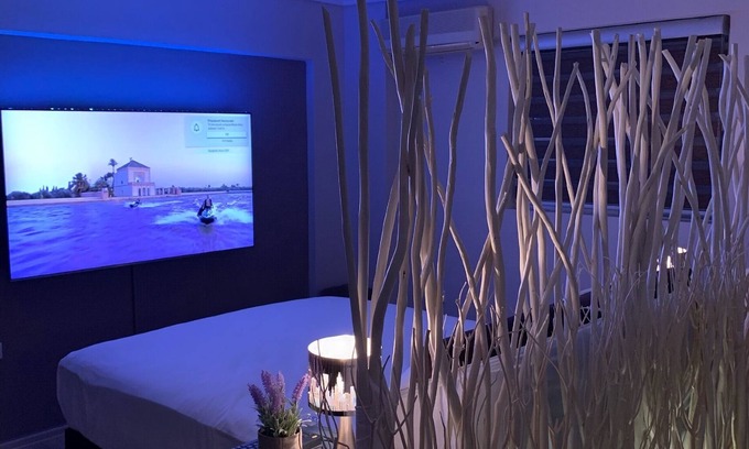 Irakleio Maison | Suite confortable et polyteles · Suite minimale avec de nombreux conforts /Suite nuptiale N