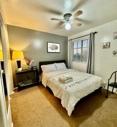 Trailwood Maison | Cozy Private room with Shared bathroom Inside a house
