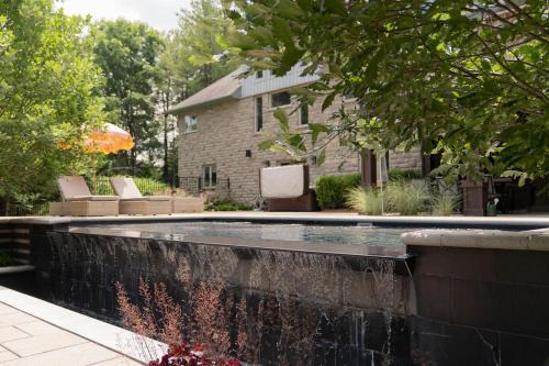 Elora Appartement | Cozy Private Suite with Year-Round Hot Tub