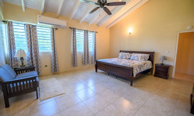 Estate Work and Rest Maison | Cozy property near Sandy Point Beach