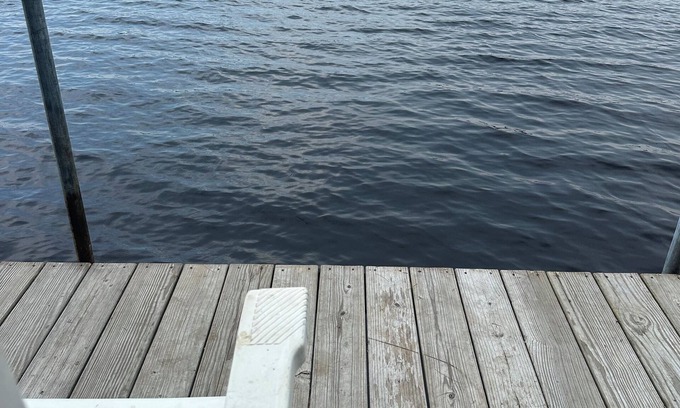 West Buxton Cabine | Cozy quintessential Maine cabin on Bonny Eagle Pond, conveniently located
