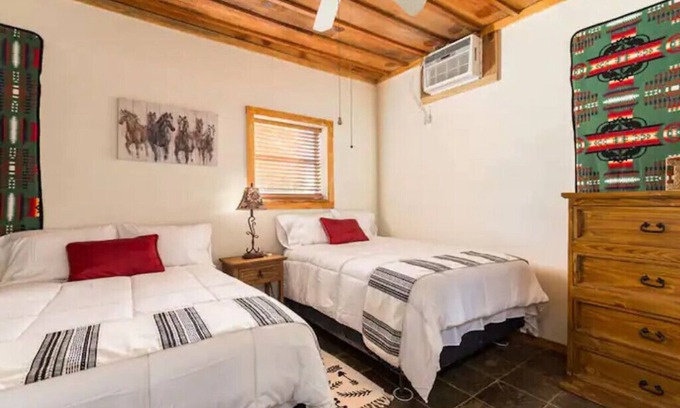 Voth Maison | Cozy ranch guest house on 300 acre Ranch, pets ok Big Thicket National Preserve