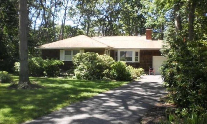 Cutchogue Maison | Ranch confortable à Broadwaters Cove: Plages, marinas et vignobles!
