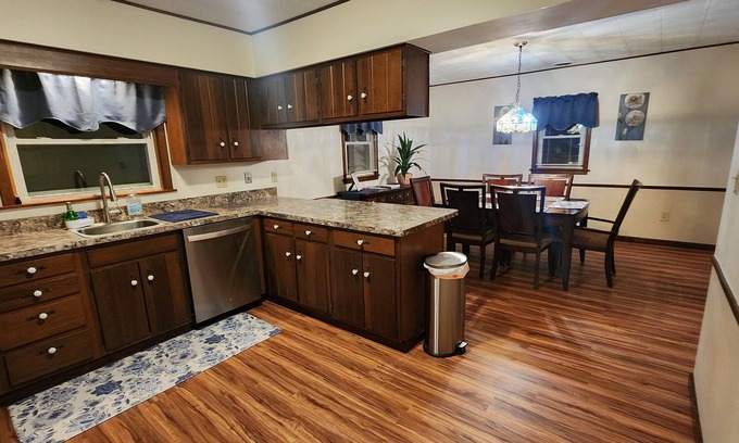 Sharon Maison | Cozy Ranch with Scenic Golf Course view