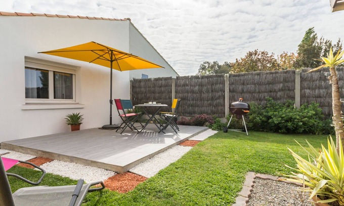 Bourgneuf-en-Retz Cottage | Gîte rénové avec jardin près des marais, à 10 km des plages, acceptant les animaux