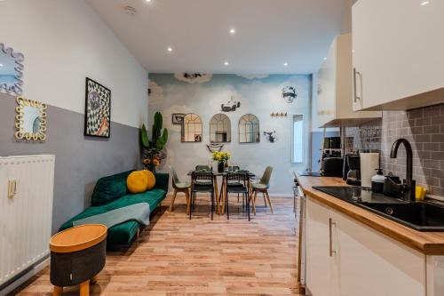 Wedding Appartement | Cozy Retro Chic with Patio and Self Check-in