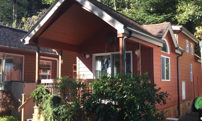 Nehalem Cottage | Cozy River Cottage sur la côte de l'Oregon
