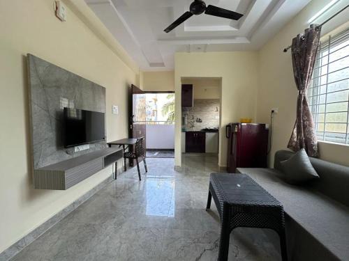 Electronic City Phase II Appartement | Cozy Room 1Bhk with Lift 101