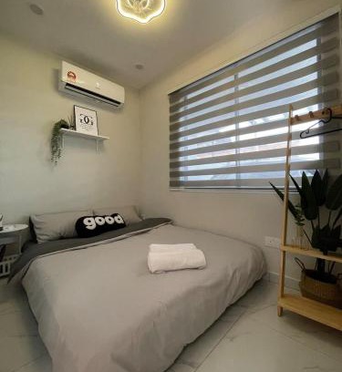 Taman Century Maison | Cozy Room 2pax #1min walk to KSL #Bathroom
