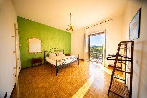 Fratta Lit Et Petit-Déjeuner | Cozy Room with Balcony, Ping Pong & Billiard Table