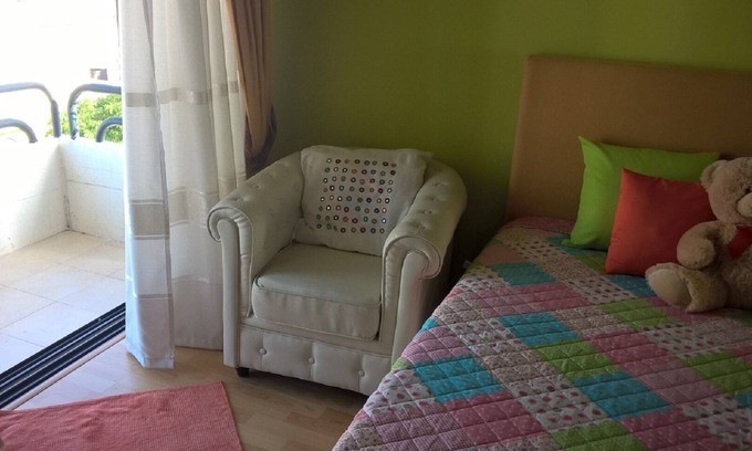 Se Nova Appartement | Chambre confortable avec balcon à Celas