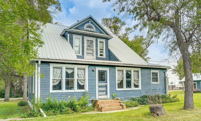 Zeeland Maison | Cozy Rural Hideaway in McIntosh County!
