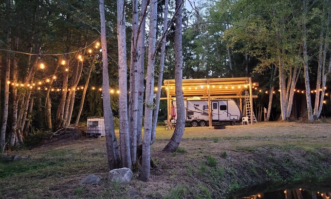 Port Angeles Maison | Cozy Rv by the Pond in scenic Port Angeles
