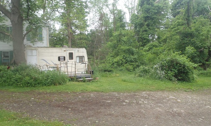Hector Maison | Cozy RV, cheap with priceless features.
