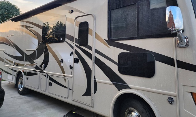 Shelbyville Maison | Cozy RV in a quiet upscale neighborhood.
