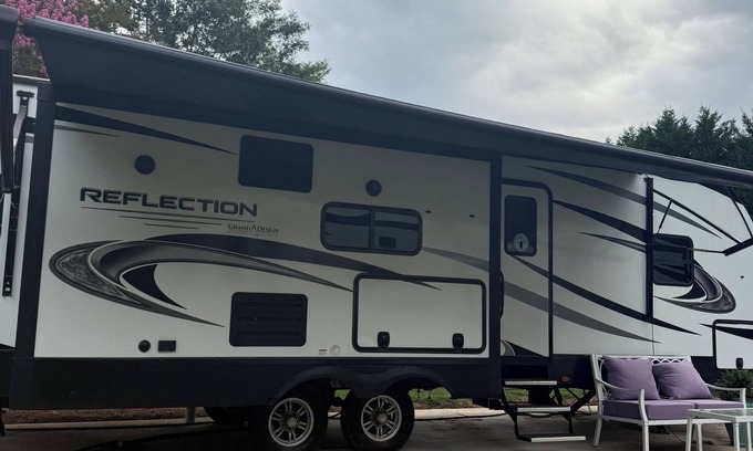 Columbus Maison | Cozy RV in Cool Columbus with AC