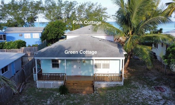 Alice Town Maison | COSY SEASIDE 2 LITS / 2 BAINS BIMINI COTTAGE-BAY VUE DE CÔTÉ - Maison de couleur verte douce