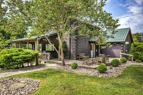 Ava Maison | Cozy Secluded Cabin with Games and Hot-tub in Sarahsville, Ohio