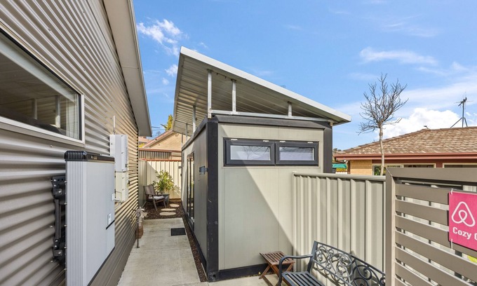 Giralang Appartement | Cozy, self-contained container unit