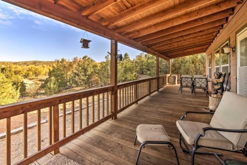 San Cristobal Maison | Cozy Ski Cabin with Deck Near Taos Ski Valley!