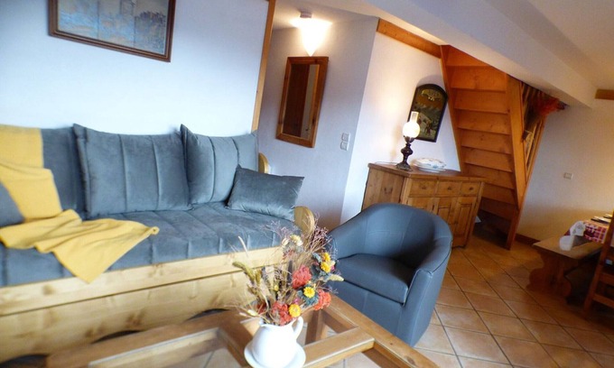 Bisanne 1500 Appartement | Cozy Ski-in/Ski-out 3BR Mezzanine Apt with Balcony, Sleeps 10