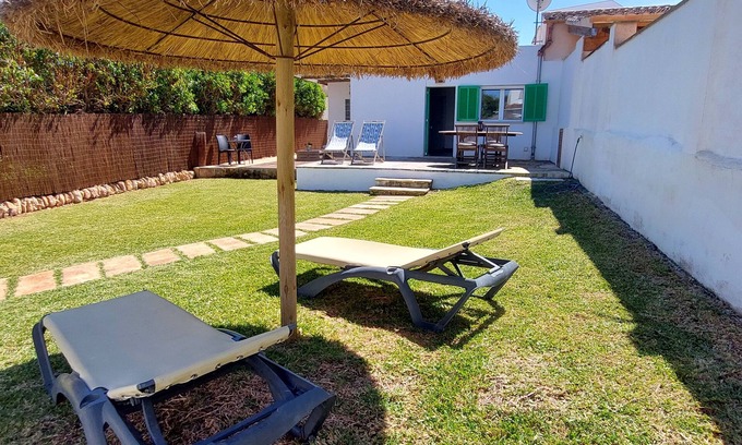 Cala Llombards Chalet De Ski | petit chalet confortable et récemment rénové pour 4 personnes, en absolu. la mer