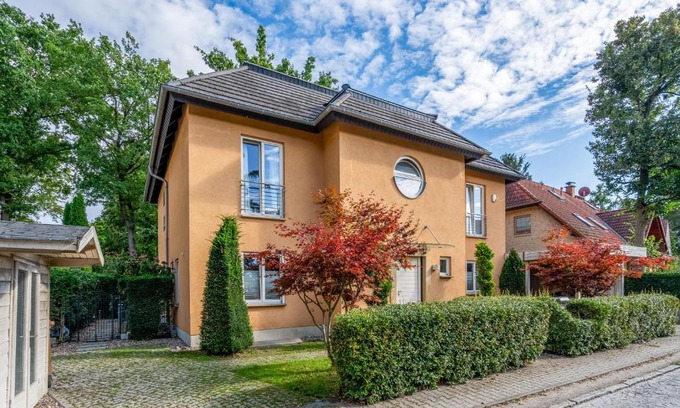 Kolonie Kleinmachnow Appartement | Cozy Souterrain-Flat with Sauna