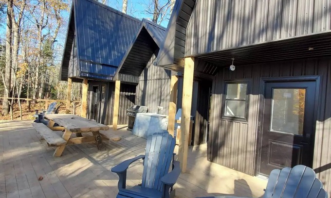 Magnetawan Cottage | Cozy South Loft on Lake Cecebe. Tranquility above Muskoka at Rockwynn Cottages