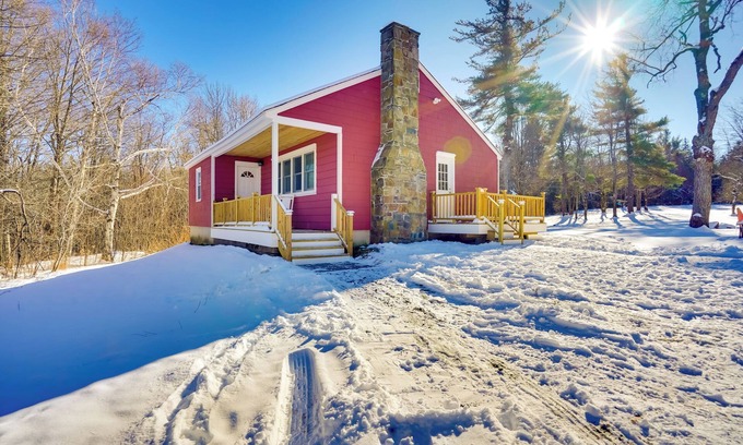 Whitingham Maison | Cozy Southern Vermont Home w/ On-Site Trails
