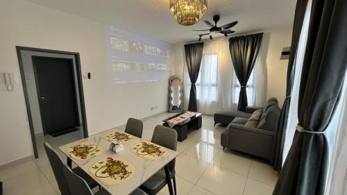 Klang Appartement | cozy space cinema suite at Trio By Setia