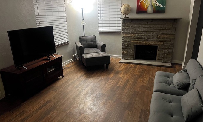 McKnight Maison | Cozy Stay with Fast WiFi – Steps from Food, Shopping & Fun!