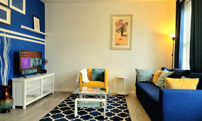 St. Louis Maison | Cozy STL Newport Suite, close to Downtown, Hospitals, Universities, and schools.