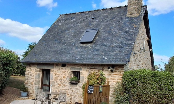 Alexain Cottage | Maison de Charme avec Étang Privé, Accès WIFI, et Équipements Confort - Idéal Nature et Pêche