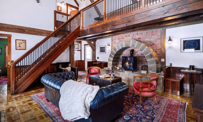 Hector Maison | Cozy Storybook Cottage for Winter Getaway!