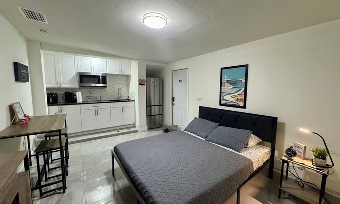 Greenacres Appartement | Cozy Studio Apartment in WPB, very close to the airport