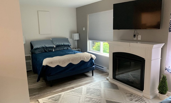 Regional District of Nanaimo Appartement | Cozy Studio Apartment in Qualicum BeachnAngels Inn Studio Apartment.
