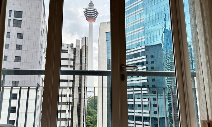 Golden Triangle Appartement | "Cozy studio: City hub, modern amenities. Book now!"