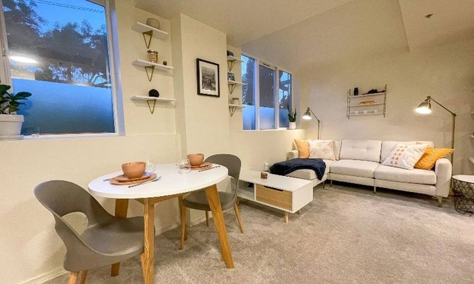 Central District Copropriété | Cozy Studio condo in the Leschi neighborhood