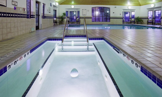 Maple Grove Appartement | Cozy Studio | Free Breakfast. Pool & Gym.