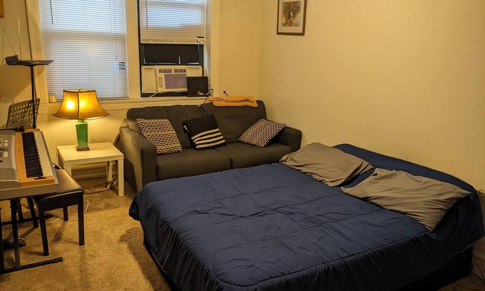 Ravenswood Appartement | Cozy Studio in Bustling Ravenswood Neighborhood