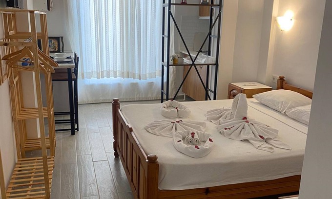 Marmaris City Center Appartement | Cozy studio in lovely Muğla with AC, WiFi