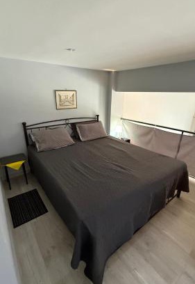 Kiato Appartement | Cozy Studio Loft in Kiato