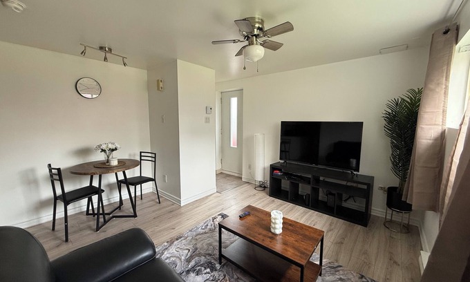 Repentigny Appartement | Cozy Studio near Montreal