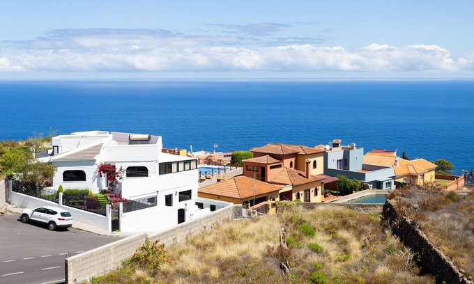 La Guancha Appartement | coquet studio vue imprenable sur mer et Teide, quartier tranquille.