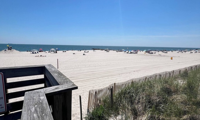 Long Beach Appartement | Cozy studio with WiFi and AC in fabulous west end of Long Beach New York