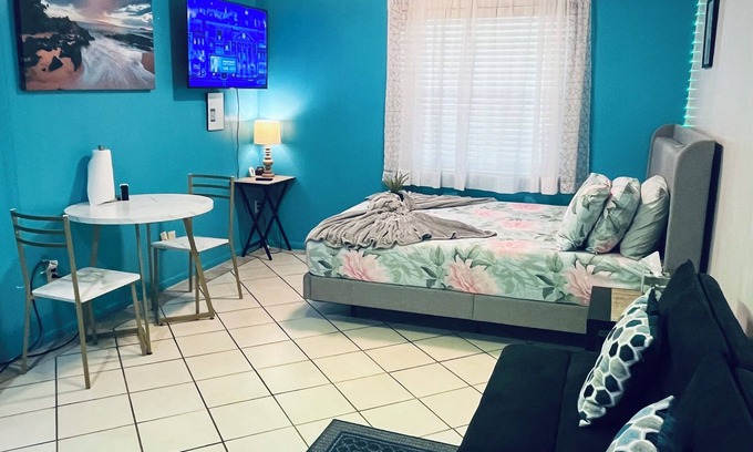Lutz Appartement | Cozy studio with WiFi and AC and in lovely Lutz! its family and pet friendly.